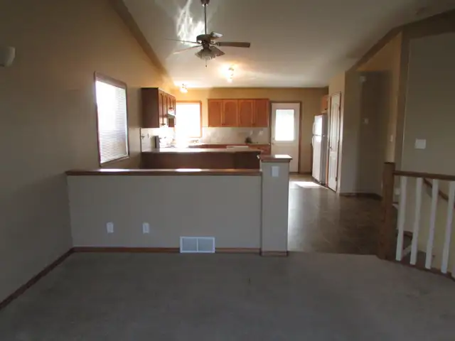 MAIN FLOOR, 2 BEDROOM, 2 BATH, 5 APPLIANCES, AVAILABLE MAY 1st