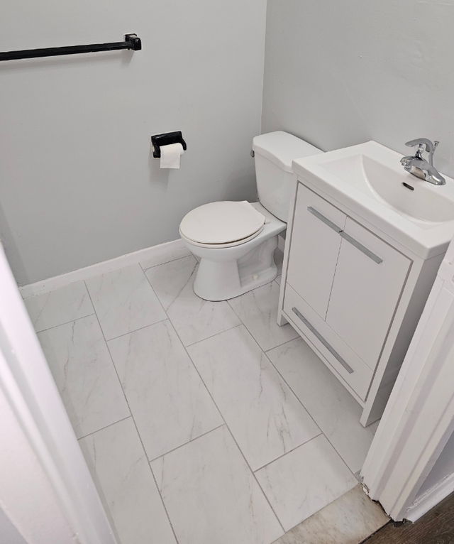 BEAUTIFUL RENOV. 2 BDR APT. - HEAT INCL. - IMMED., APR. OR MAY 1 - Photo 4