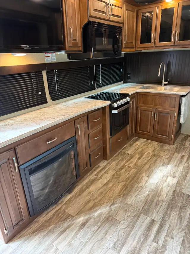 2019 Grand Design Reflection 28BH - Photo 9