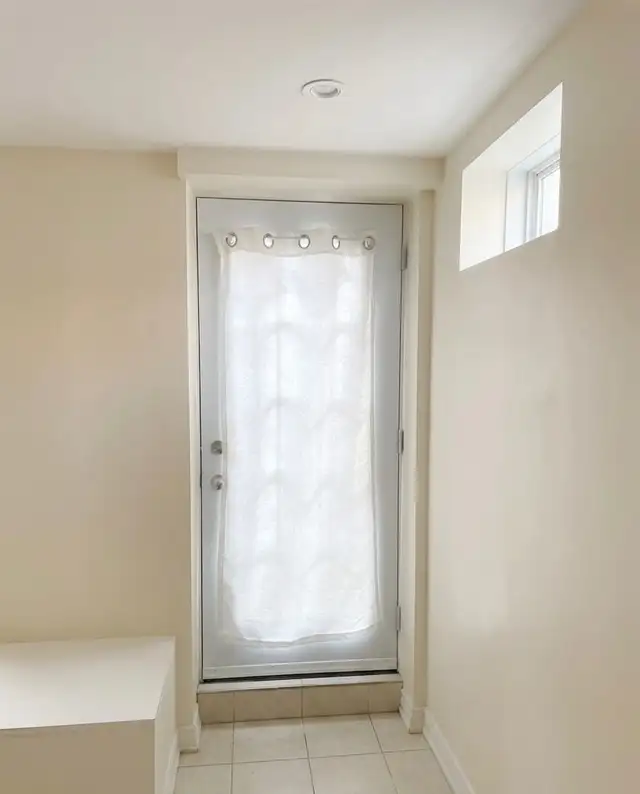 One bedroom basement for rent. - Photo 4