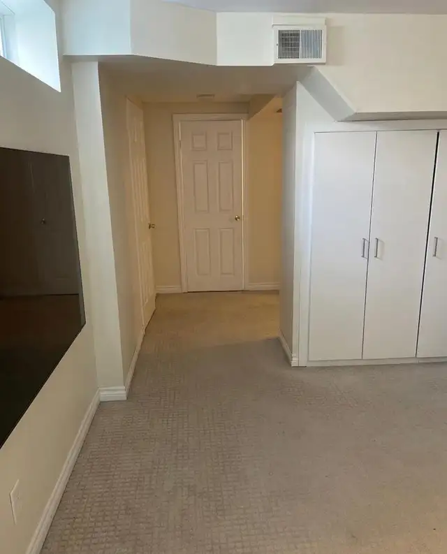 One bedroom basement for rent. - Photo 8