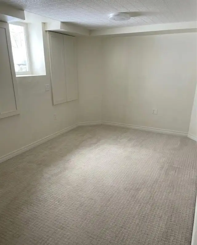 One bedroom basement for rent. - Photo 12