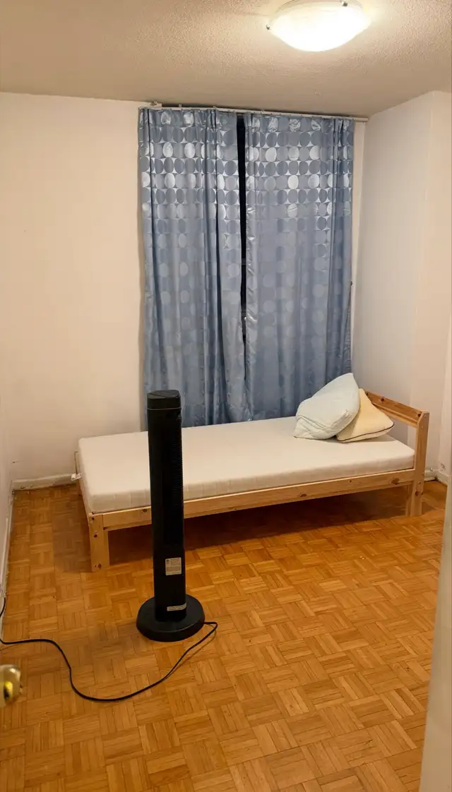 UTSC private room for rent