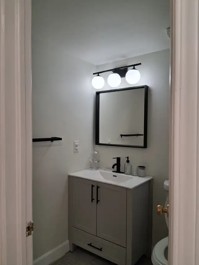 Female Only Rental | All-Inclusive Rooms Available for May 1st - Photo 16