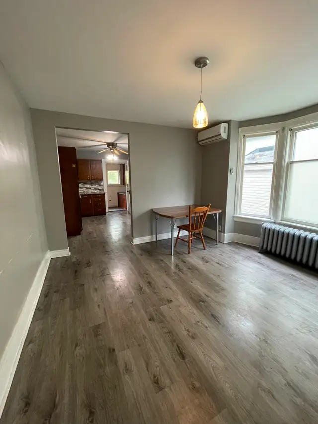 PERFECTLY LOCATED! Kitchener 3-bedroom house $2580/month - Photo 8