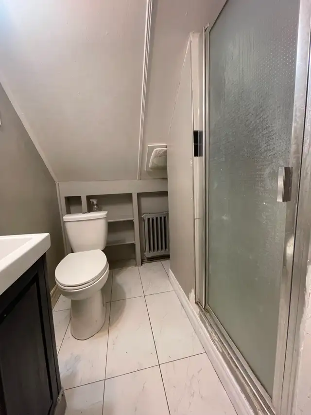 PERFECTLY LOCATED! Kitchener 3-bedroom house $2580/month - Photo 11