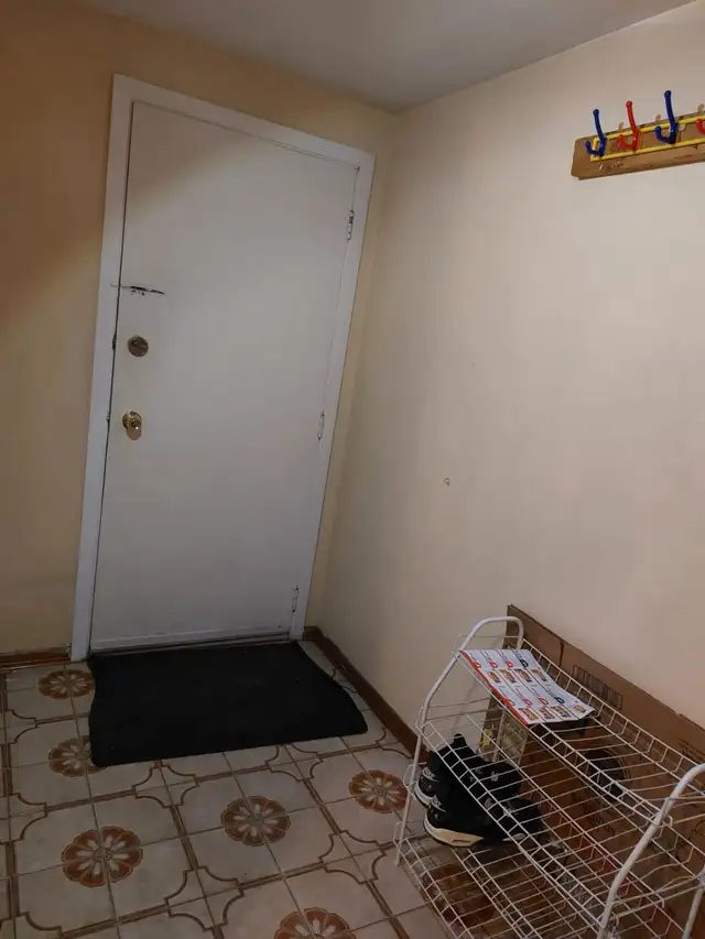 TWO BEDROOMS WALKOUT BASEMENT,7324 REINDEER DR  MALTON . $ 1700 - Photo 5