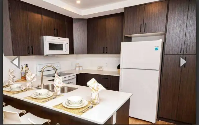 PET FRIENDLY 2 bed, 2 bath   Den