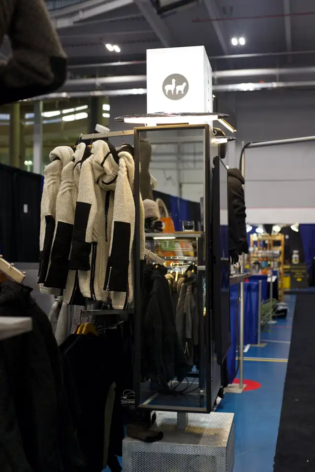 looking for help to set up in Tradeshow