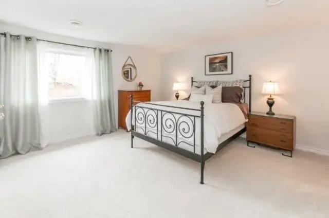 2 story 3 Bedroom  finished Basement House In Newmarket for Rent - Photo 5