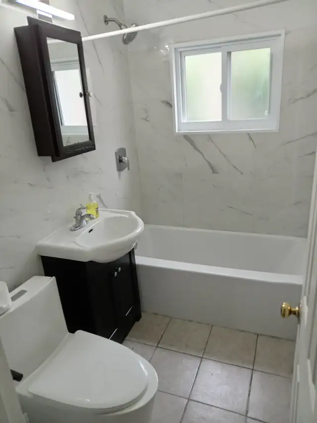 Beau 4 1/2 RÉNOVÉ | 1er étage d'un duplex | CDN-NDG - Photo 6