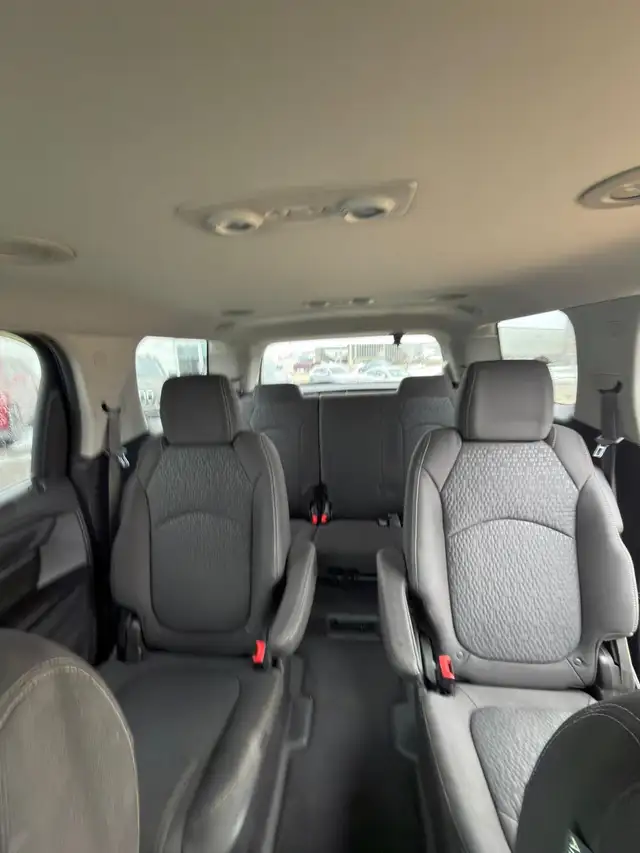 2015 GMC Acadia AWD - Photo 8