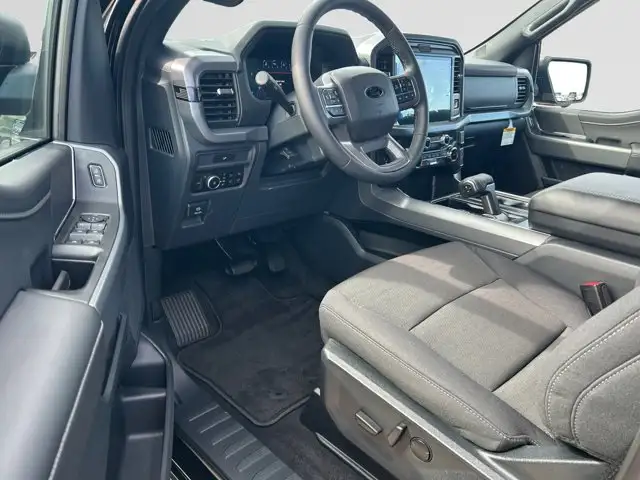 2026 Ford F-150 XLT - Photo 13