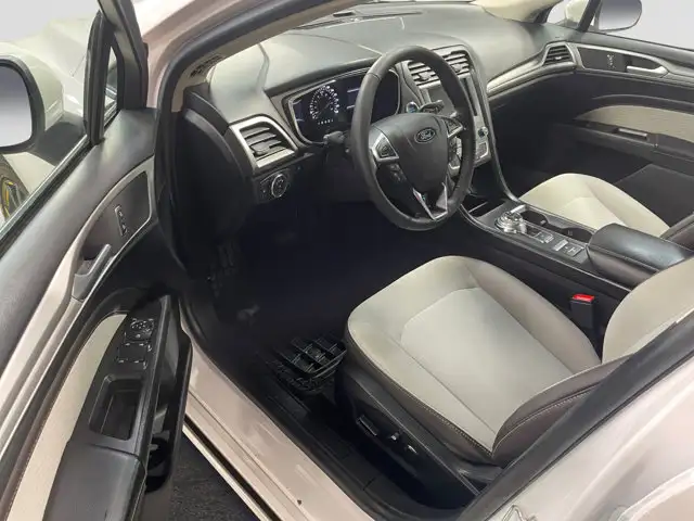 2020 Ford Fusion SE New Arrival - Photo 11