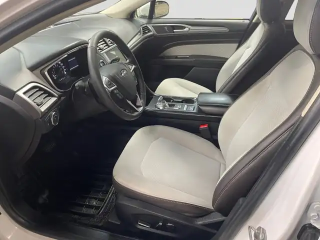 2020 Ford Fusion SE New Arrival - Photo 12