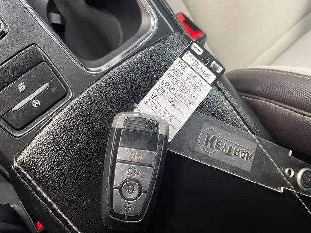 2020 Ford Fusion SE New Arrival - Photo 22