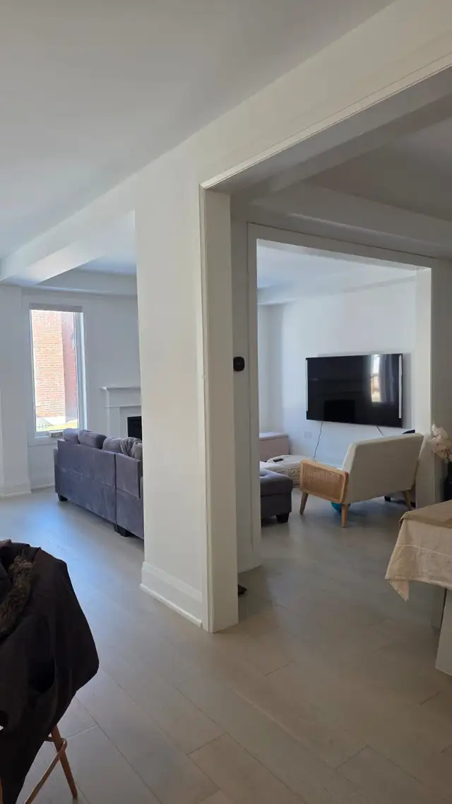 4BR Detached Home for Rent in North Pickering - Photo 3