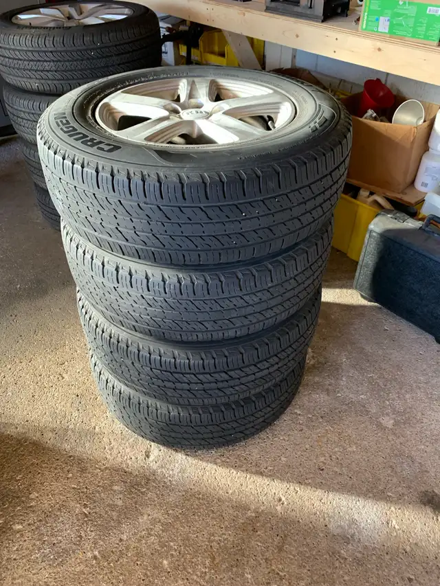 2014 Kia Sportage used rims & tires