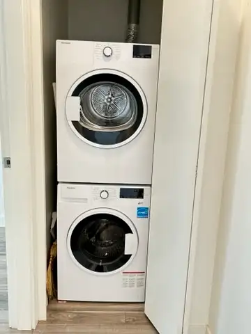 2BR - Bright & Spacious Apartment on Commercial Drive - $2650 - Photo 7