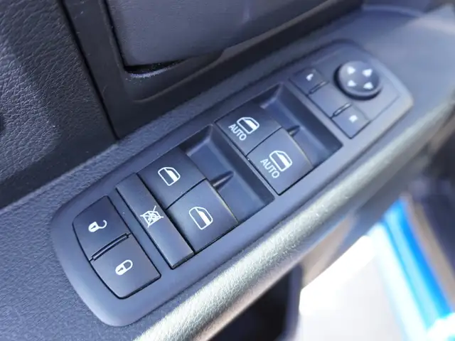 2021 Ram 1500 SPORT HEMI 4x4 Crew Cab 5'7 Box - NIGHT EDITION - Photo 16