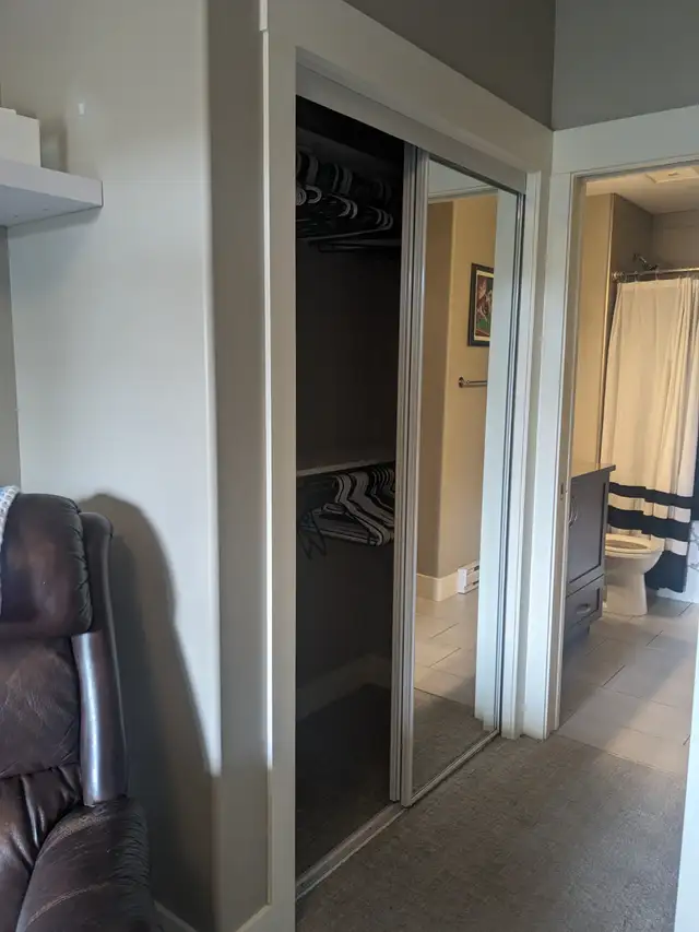 Beautiful 1 bedroom 1 bath apartment across from TRU Kamloops - Photo 11