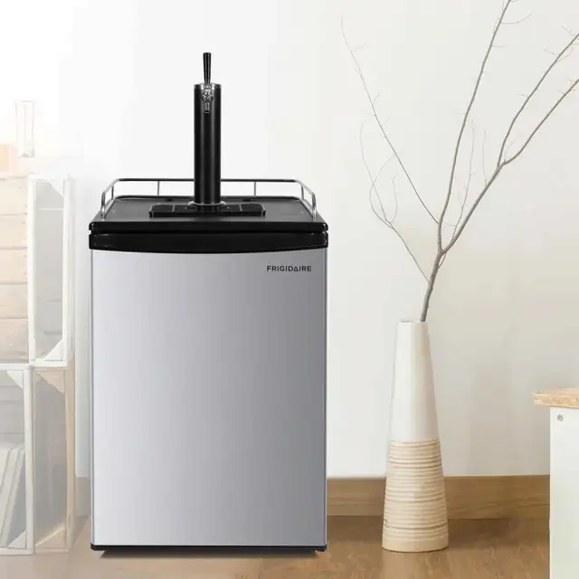 Frigidiare 5.4 Cu Ft Beer Kegerator Stainless Steel EFRB150-SS-6 - Photo 4