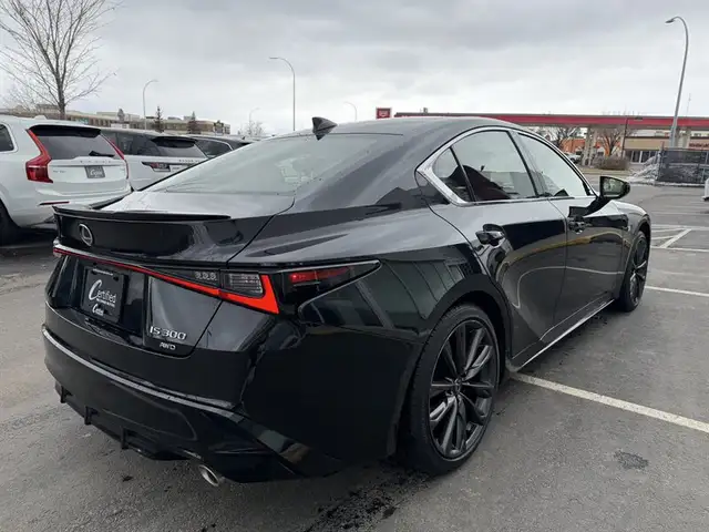 2023 Lexus IS 300 F SPORT 2 - Photo 5