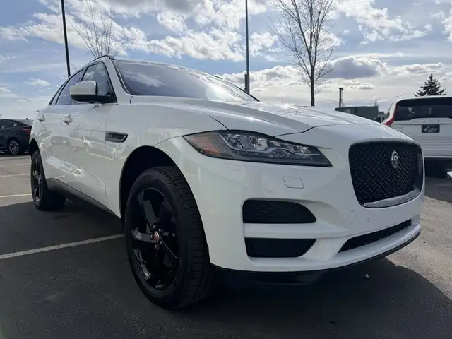 2017 Jaguar F-PACE 35t Prestige - Photo 3
