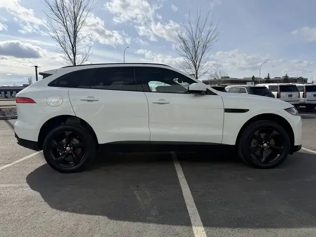 2017 Jaguar F-PACE 35t Prestige - Photo 4