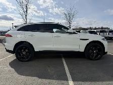 2017 Jaguar F-PACE 35t Prestige - Photo 4