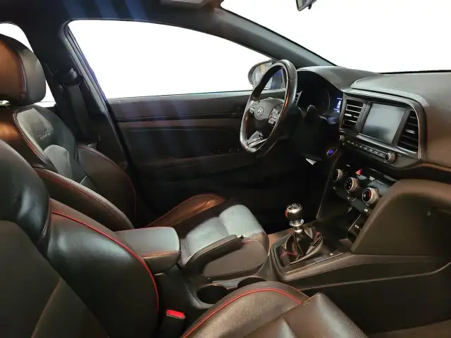 2019 Hyundai Elantra Sport - Photo 16