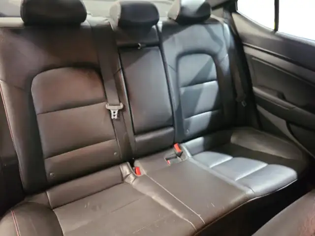 2019 Hyundai Elantra Sport - Photo 17