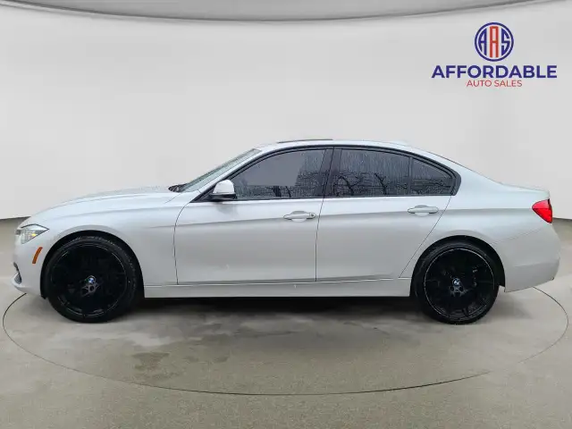 2018 BMW 3 Series 330i xDrive - Photo 2