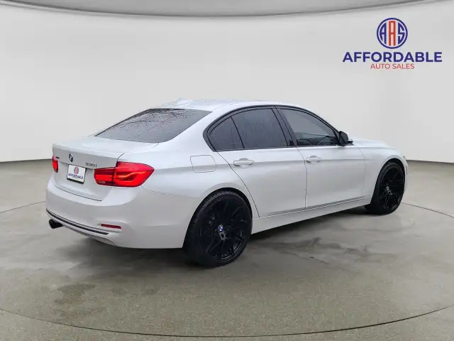 2018 BMW 3 Series 330i xDrive - Photo 5