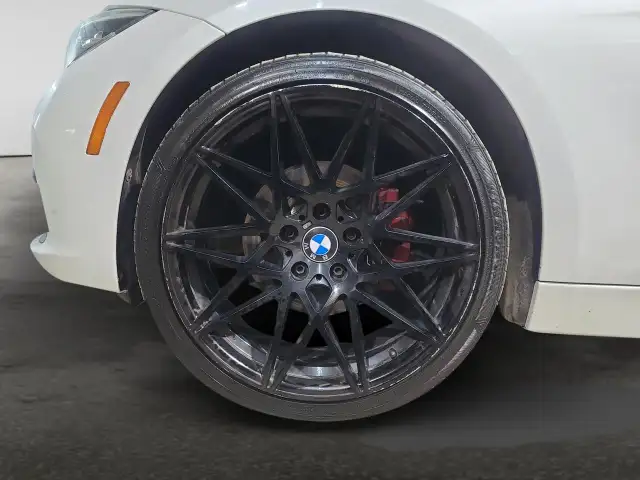 2018 BMW 3 Series 330i xDrive - Photo 9