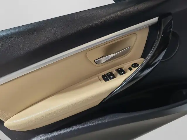 2018 BMW 3 Series 330i xDrive - Photo 11