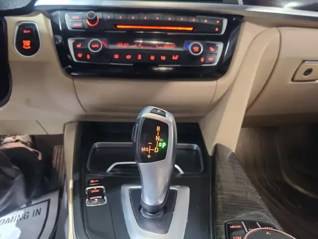2018 BMW 3 Series 330i xDrive - Photo 15