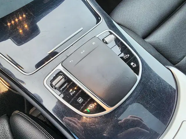 2022 Mercedes-Benz GLC 300 AWD | Apple CarPlay | Panoramic Su... - Photo 17