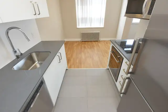 renovated one bedroom, broadview and mortimer - ID 2032 - Photo 8