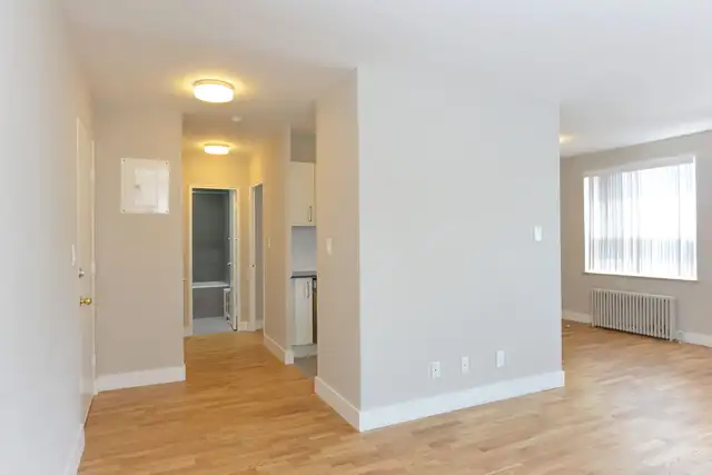 renovated one bedroom, broadview and mortimer - ID 2032 - Photo 11