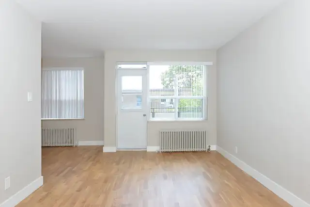 renovated one bedroom, broadview and mortimer - ID 2032 - Photo 12