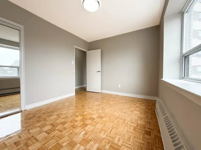 Etobicoke 3 Bedrooms Apartment for Rent - 440 Rathburn Road - Photo 7