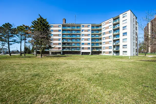 Etobicoke 3 Bedrooms Apartment for Rent - 440 Rathburn Road - Photo 17