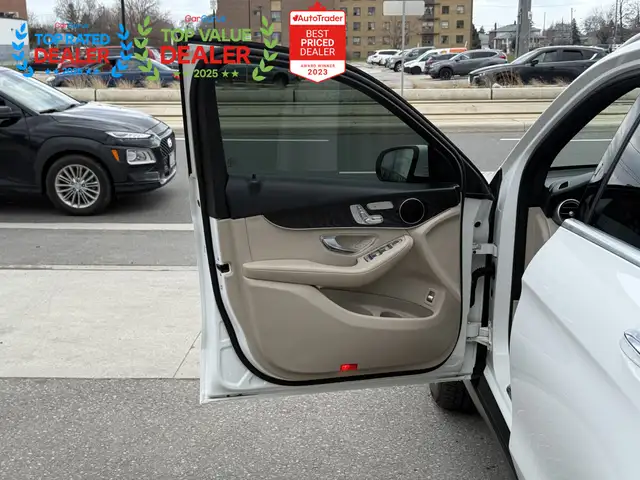 2018 Mercedes-Benz GLC-Class //AMG PKG | PANO | 360 CAMERA | LOA - Photo 16