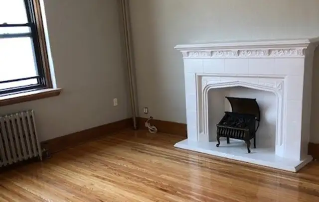 Charming 1 Bedroom Suites in Historic Character Building - Photo 2