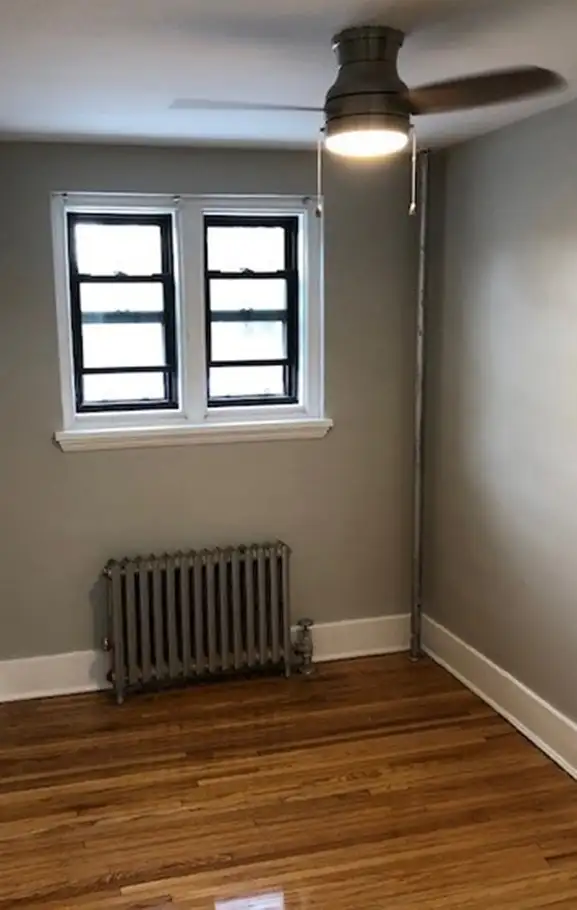 Charming 1 Bedroom Suites in Historic Character Building - Photo 4