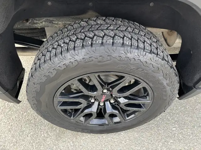 2025 GMC Sierra 1500 Elevation, X31, V8 - Photo 15