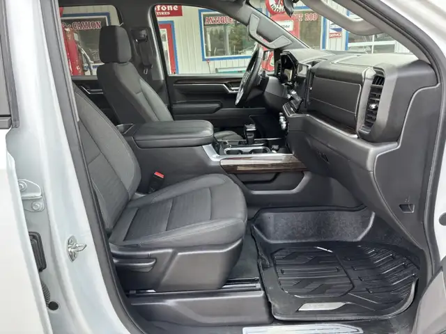 2025 GMC Sierra 1500 Elevation, X31, V8 - Photo 17