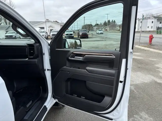 2025 GMC Sierra 1500 Elevation, X31, V8 - Photo 18