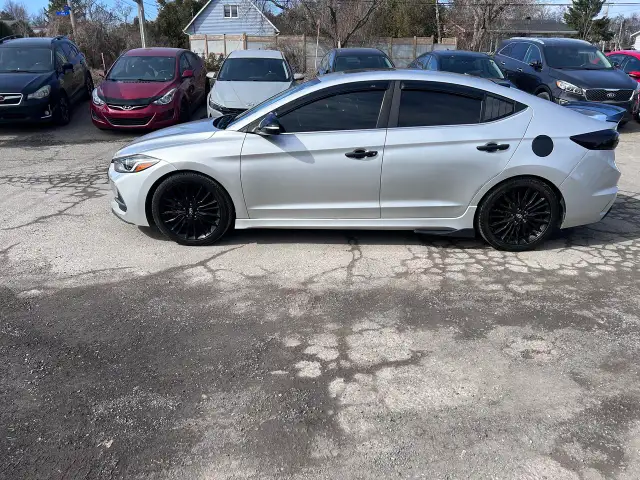 2018 Hyundai Elantra Sport - Photo 2